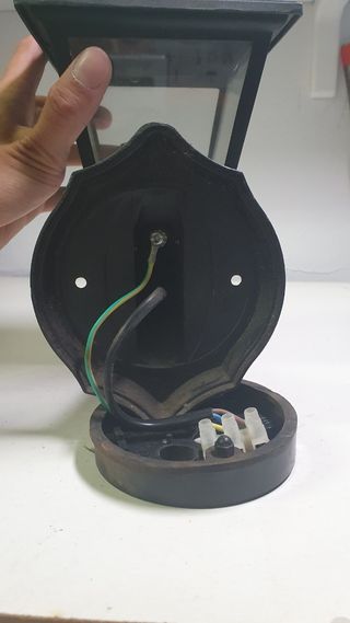 Lampada da esterno in metallo nero