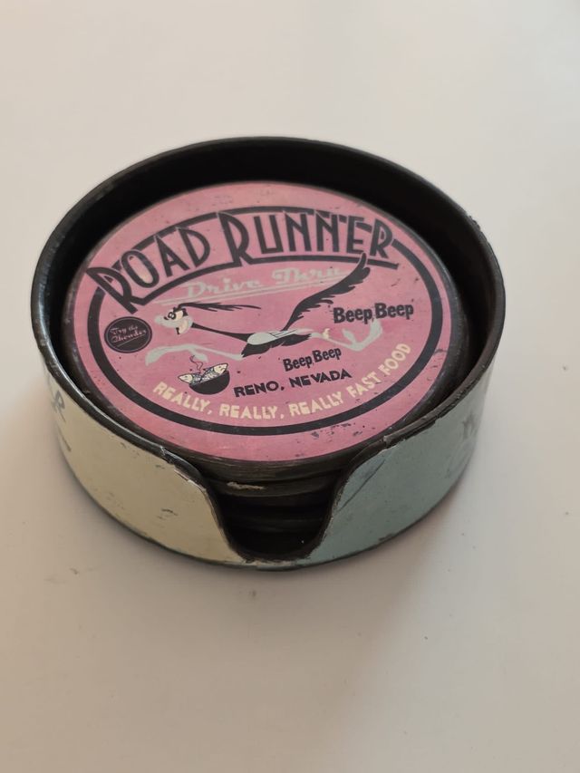 6 preciosos posavasos vintage Warner Bros con base