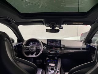 AUDI A4 RS4 Avant TFSI 331kW quattro tiptronic