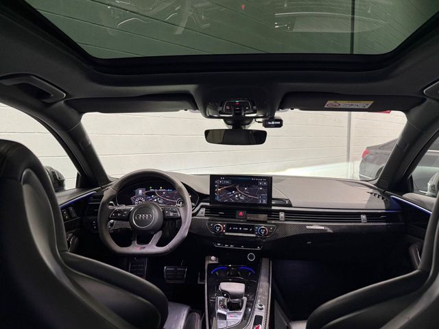 AUDI A4 RS4 Avant TFSI 331kW quattro tiptronic