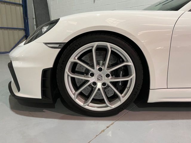 PORSCHE 718 Boxster Spyder