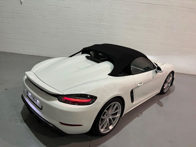 PORSCHE 718 Boxster Spyder