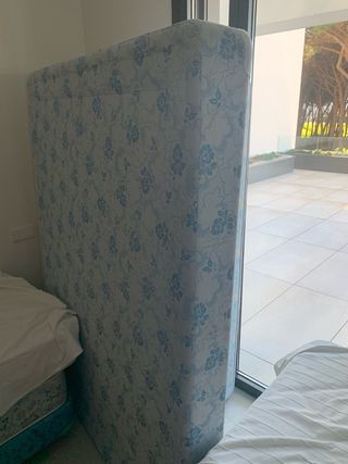 oferta cabecero de cama con canapé y mesillas