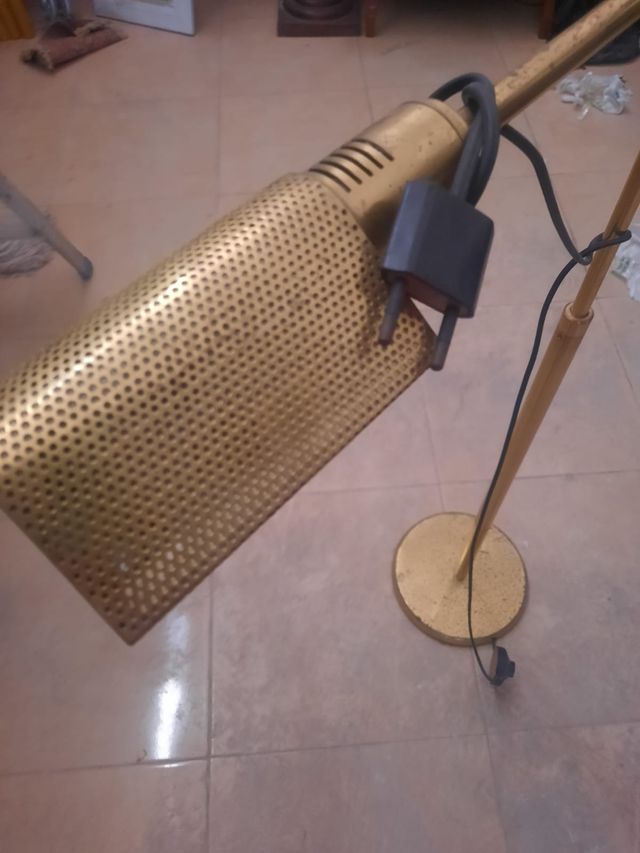 Lámpara de Pie Dorada, Vintage.