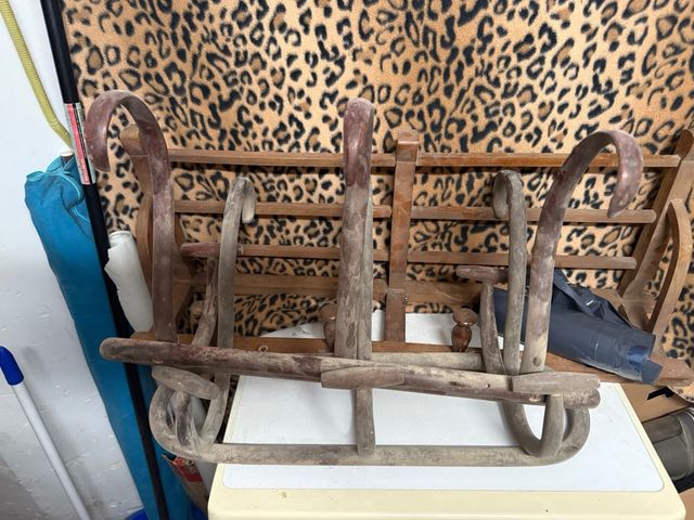 2 Perchas madera antiguas