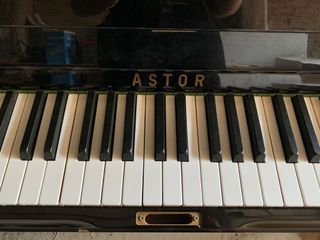 Piano Astor - Piano Acústico