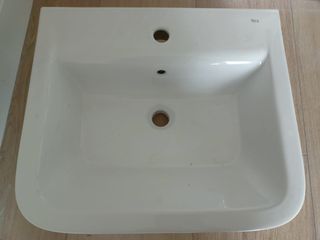 Lavabo Roca de porcelana mural