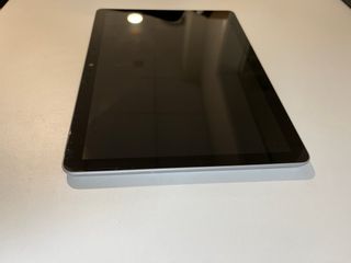 Tablet / PC Microsoft Surface Go 2  Plateada