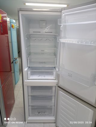 NEVERA MARCA SAIVOD 