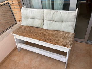 Banco blanco de madera - terraza