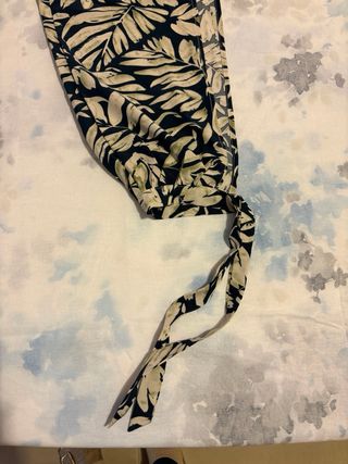 Pantaloni estivi a stampa foglie