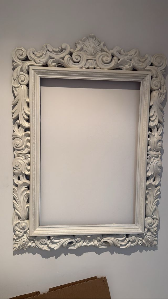 Marco blanco estilo rococó