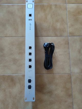 Ubiquiti UniFi USG-PRO-4 Gateway