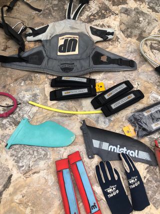 2 tablas windsurf Mistral + accesorios