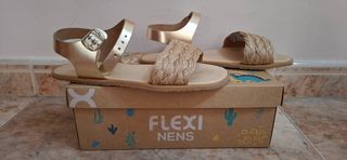 Sandalias Flexinens doradas