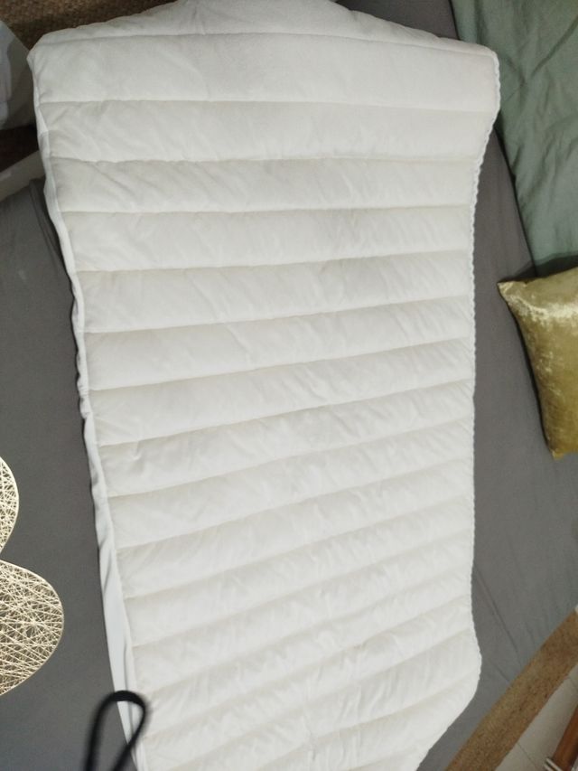 FUNDA PER CAPÇAL LLIT.
Cambia tu habitación
Funda