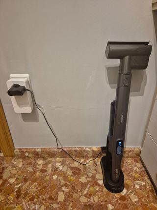 Aspiradora Cecotec Conga mano