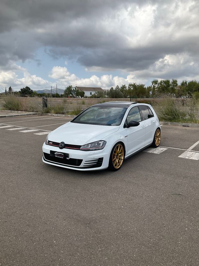 Volkswagen Golf 2.0 TSI 230cv GTI Performance BMT