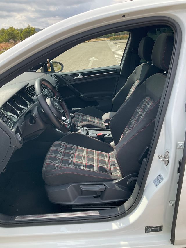 Volkswagen Golf 2.0 TSI 230cv GTI Performance BMT