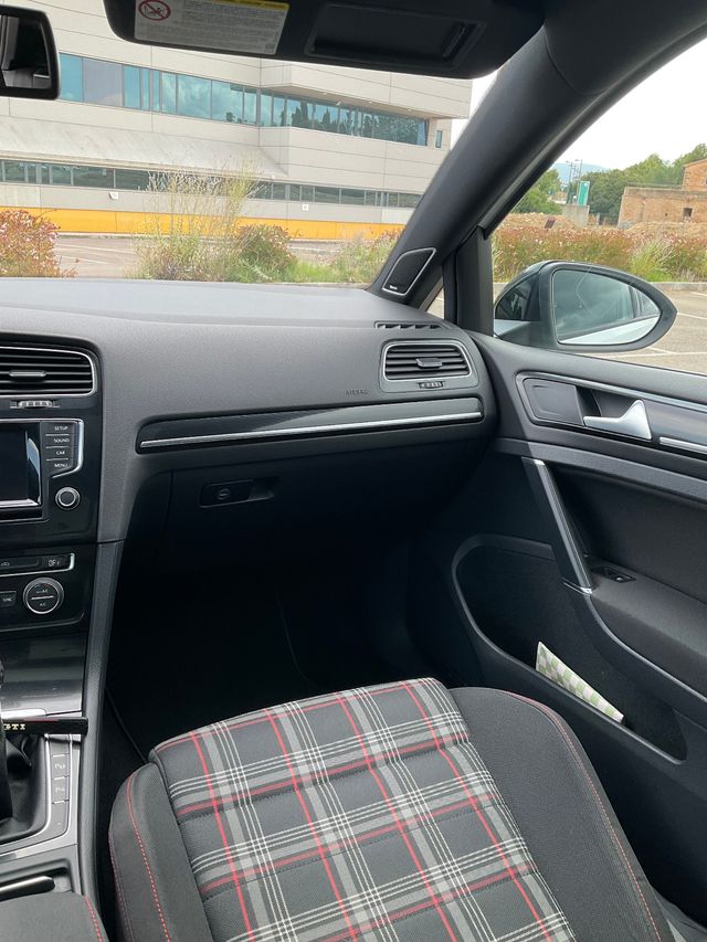 Volkswagen Golf 2.0 TSI 230cv GTI Performance BMT