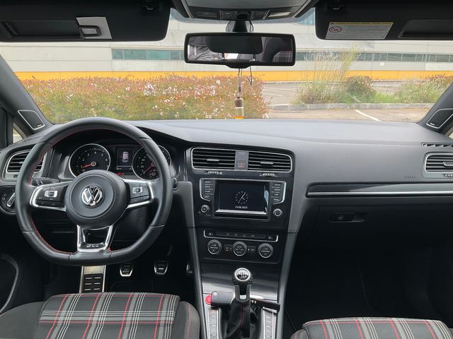 Volkswagen Golf 2.0 TSI 230cv GTI Performance BMT