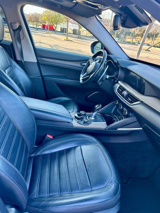 Alfa Romeo Stelvio 2.0 Petrol 206kW (280CV) First Ed.II Q4
