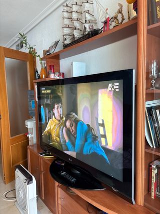 TV LG 50" con mando a distancia negociable