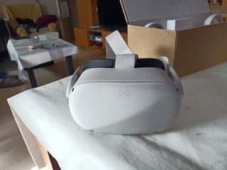 Meta Quest 2 + Resident Evil 4 Oculus