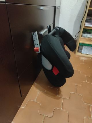 Alzador niño para coche