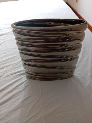 Vaso decorativo metálico prateado