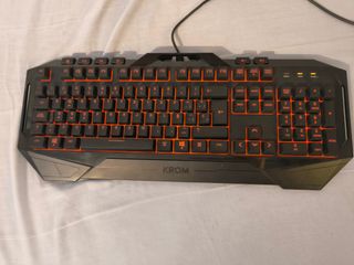 Teclado Krom Gamer RGB