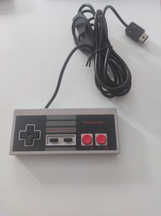 Nintendo mini (NES) + 2 mandos