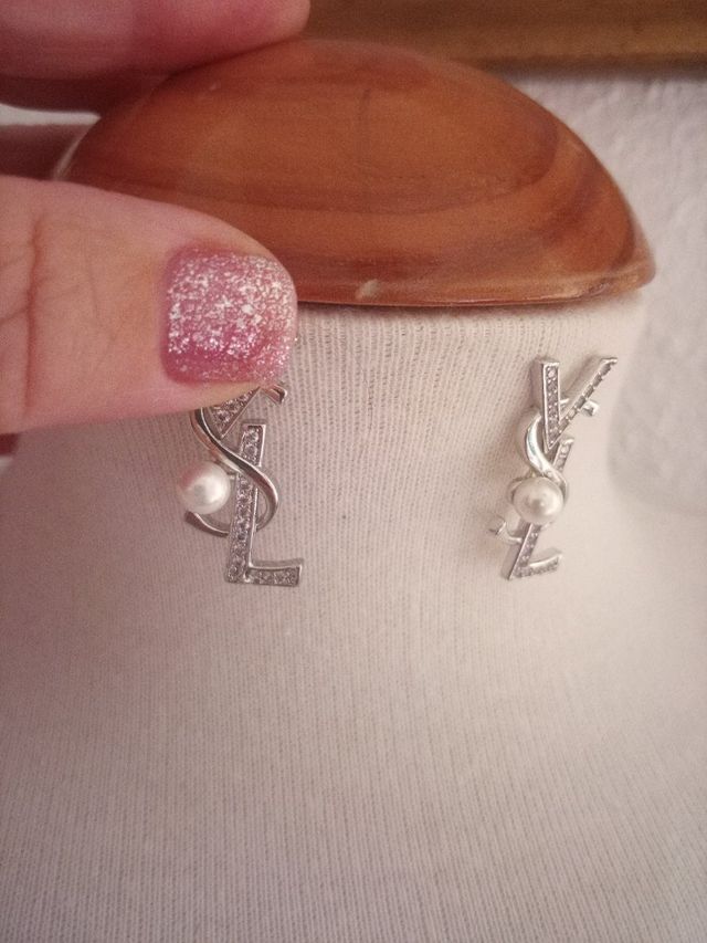 Pendientes Y. S L bañado en plata