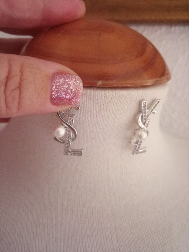 Pendientes Y. S L bañado en plata