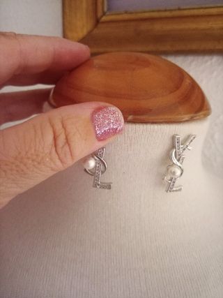 Pendientes Y. S L bañado en plata