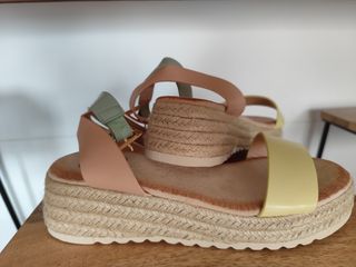 Sandalias plataforma verano. Nuevas por estrenar! 