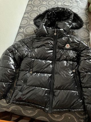 Chaqueta Monclear negra brillante