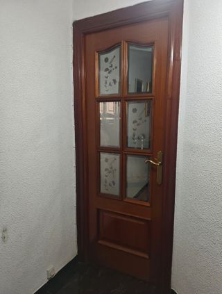 Puerta interior maciza con cristal