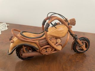 Moto in legno artigianale