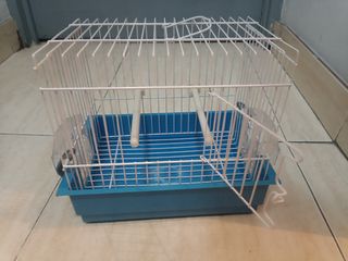 Jaula pajaros pequeña azul y blanca
