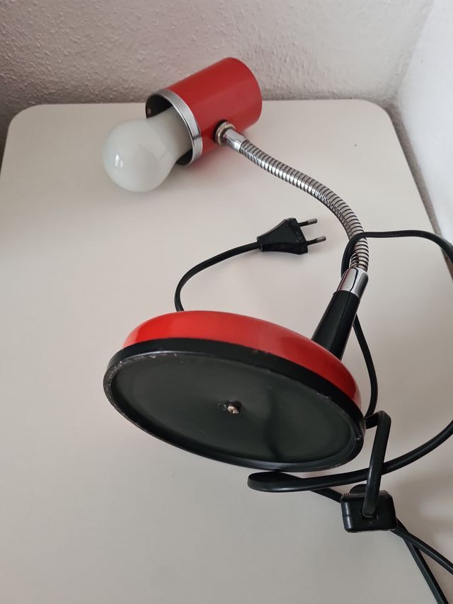 Lampada da tavolo rossa vintage