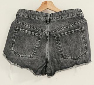 Shorts Zara grises rotos