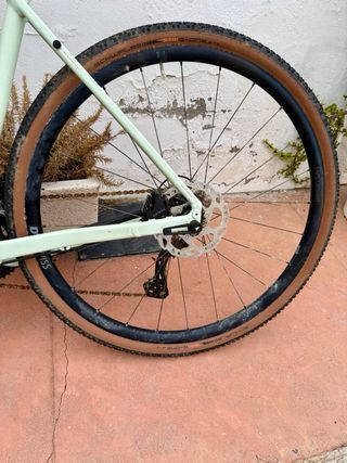 Bicicleta Gravel Canyon inundada por Dana 