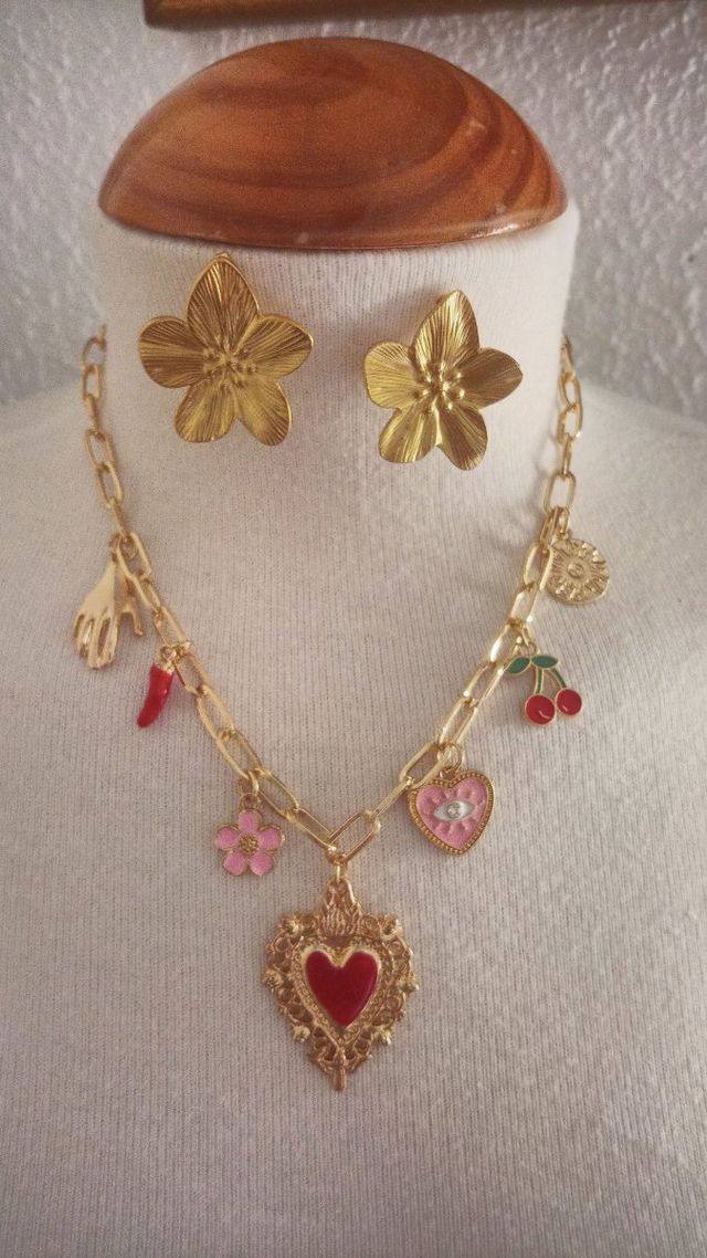 Collar y pendientes dorados | Joyas