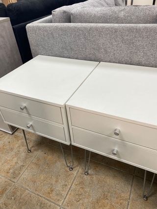 DUO DE MESITAS DE NOCHE NUEVAS BLANCO Y PLATEADO