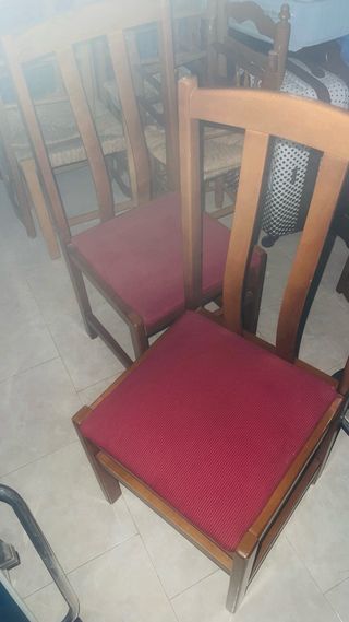4 Sillas Mazizas rojas + 3 sillas acolchadas