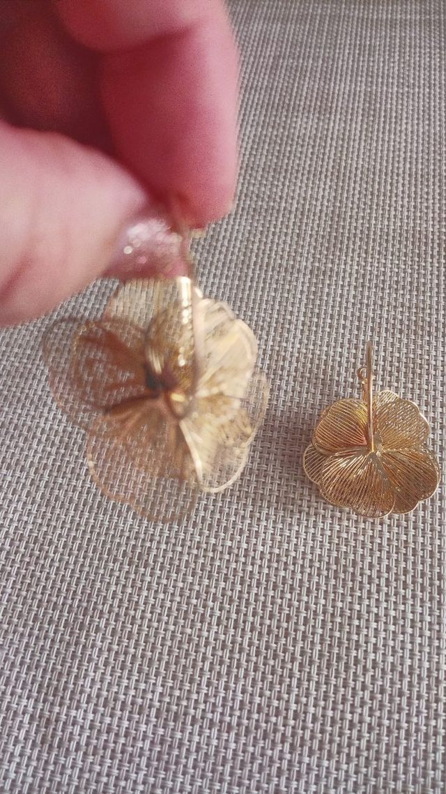 Pendientes aro flor dorados