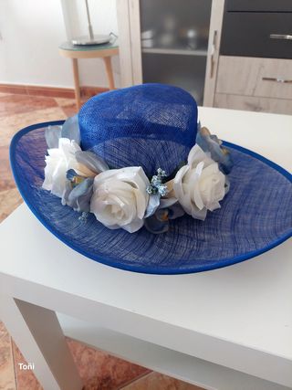 Pamela azul con flores