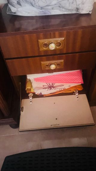 2 Mesitas noche 3 cajones madera