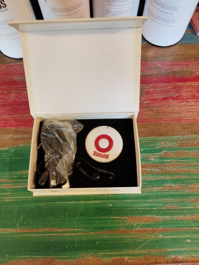 Mp3 con estuche Beefeater Ballantine's